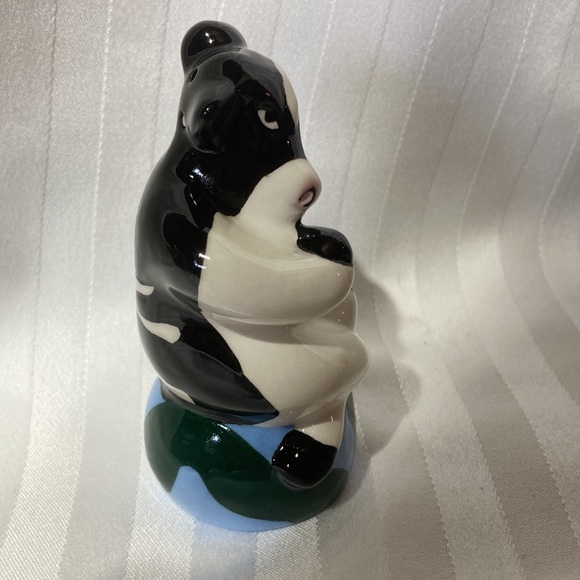 Vintage 1991 The Cow Jumped Over The Moon Salt and Pepper Shakers - Picture 4 of 13